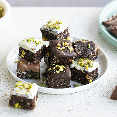 No-Bake, Almonds, Cocoa and Cranberry Brownies Bites