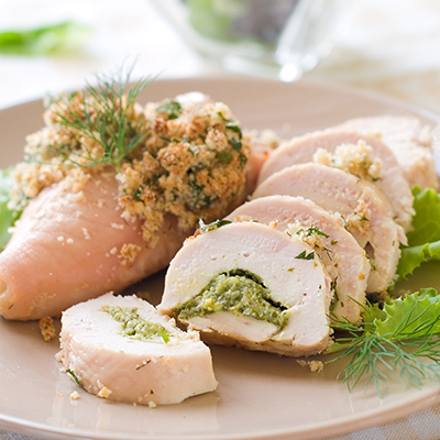 Poitrines de poulet farcies au fromage et au pesto