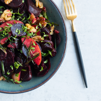 Salade de betteraves rôties, d’épinards et pomme