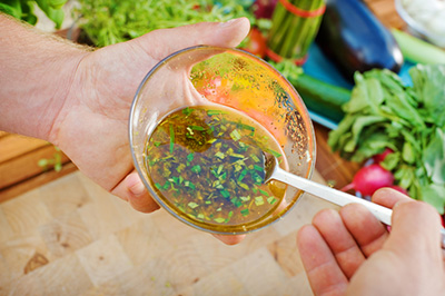 Marinade aux fines herbes et moutarde en grains