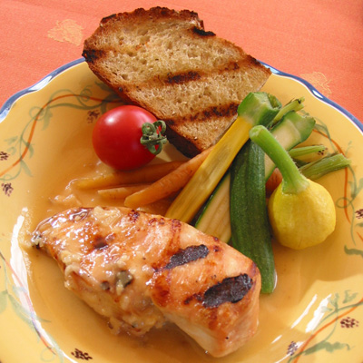 Poitrines de poulet au fromage Havarti canadien et aux fraises, parfumées au porto