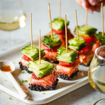 Salmon bites with ponzu sauce