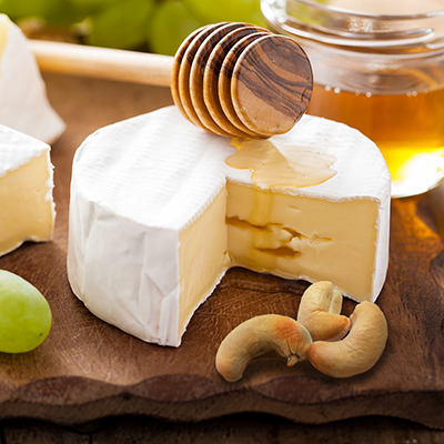 Baked Brie Honey and Cashews