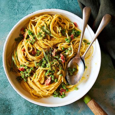 Carbonara-style smoked salmon pasta