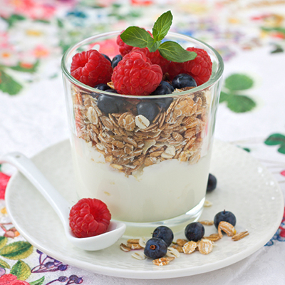 Coupes de yogourt au muesli