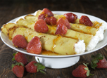 Cream-Stuffed Crêpes with Strawberries