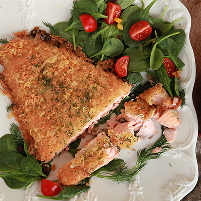 Salmon fillet with a chip and cheese crust