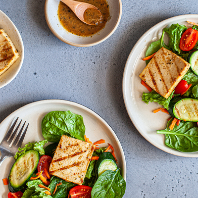 Tofu mariné pour salade d'été gourmande